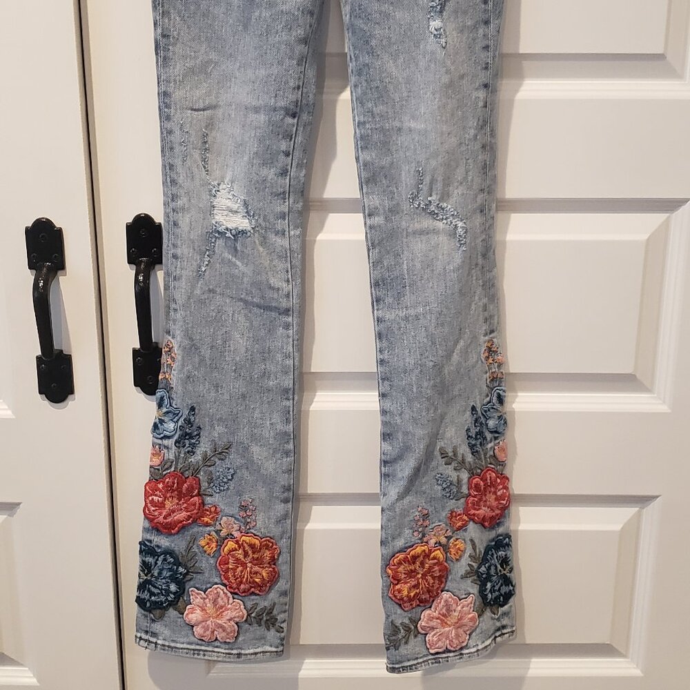 NWT: DRIFTWOOD Kelly Floral-Embroidered Bootcut Jeans - Picture 4 of 7